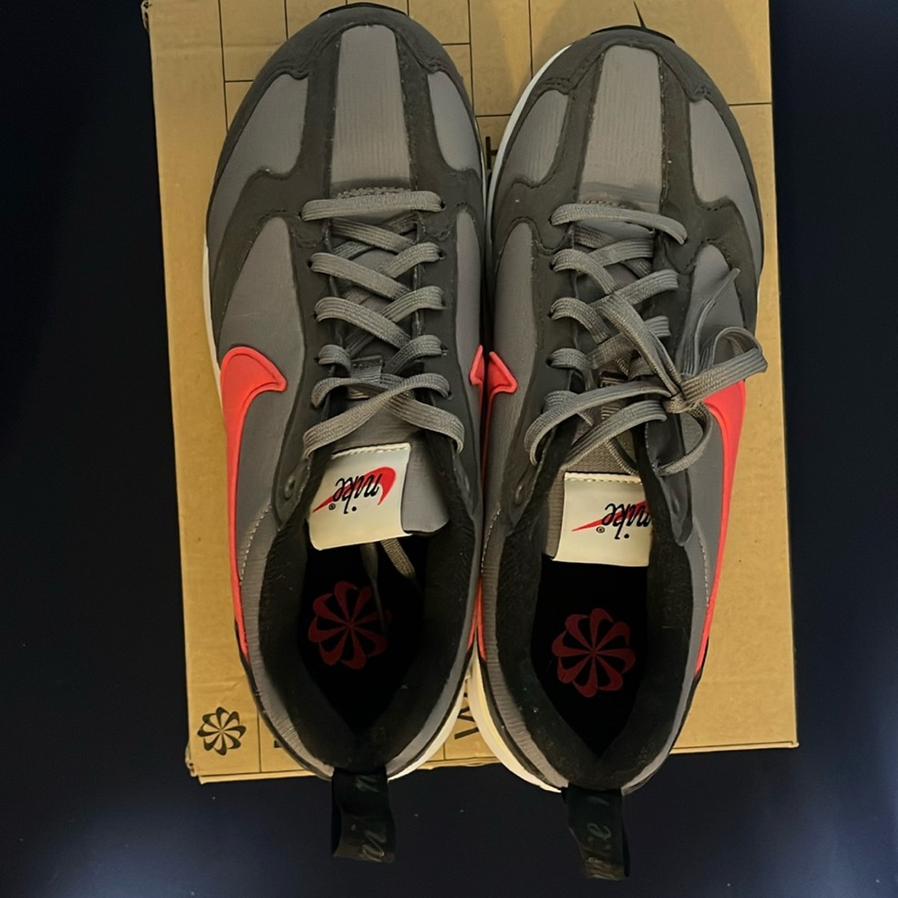 Nike Men's Sneakers in Gray and Orange